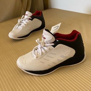 NWT. STARTER PRO men sneakers. White and black. Size 8.5